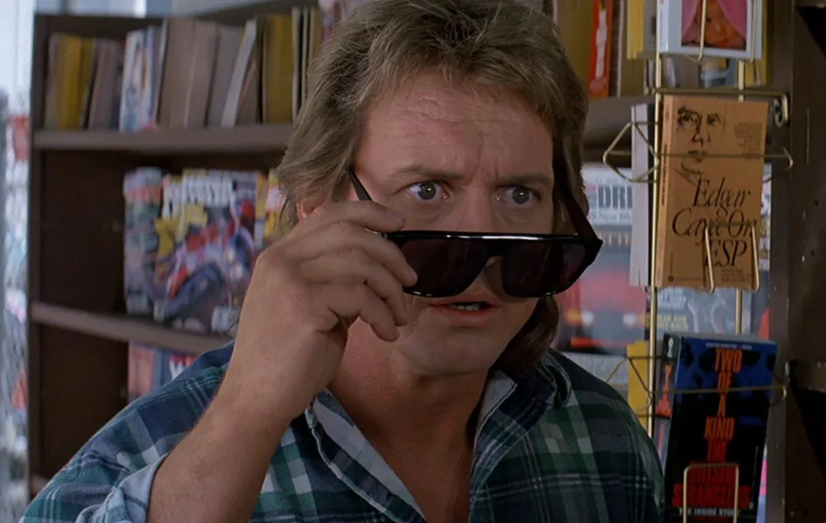 فیلم‌های جان کارپنتر؛ آن‌ها زندگی می‌کنند (They Live)