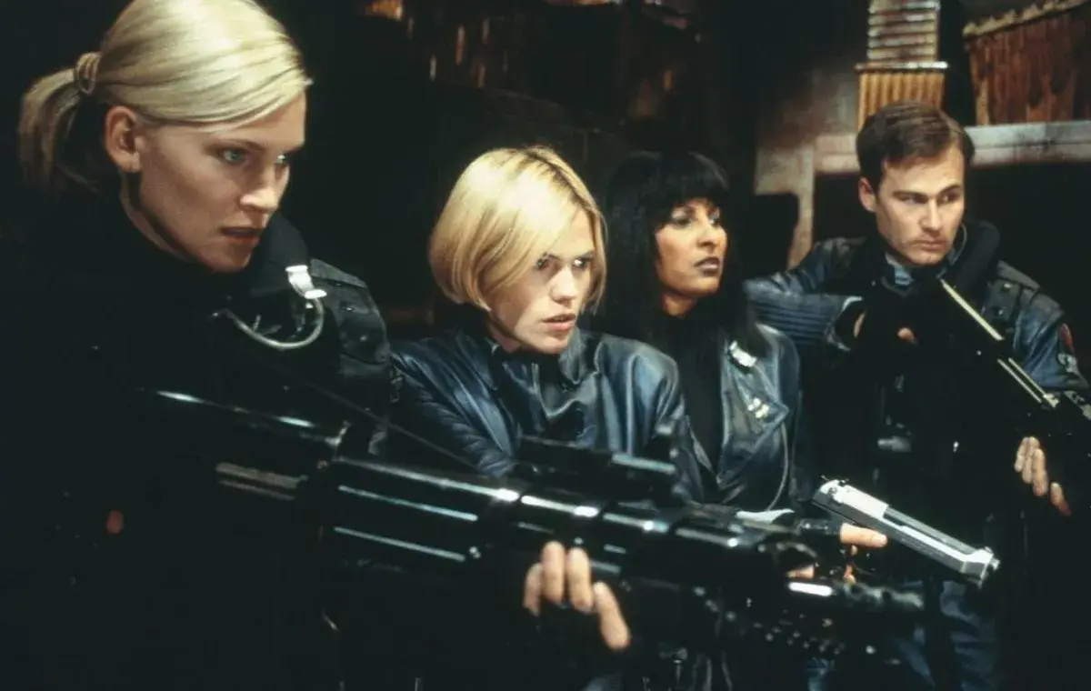 فیلم‌های جان کارپنتر؛ ارواح مریخ (Ghosts of Mars)