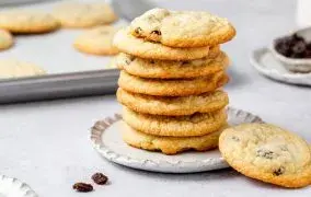 طرز تهیه شیرینی کشمشی