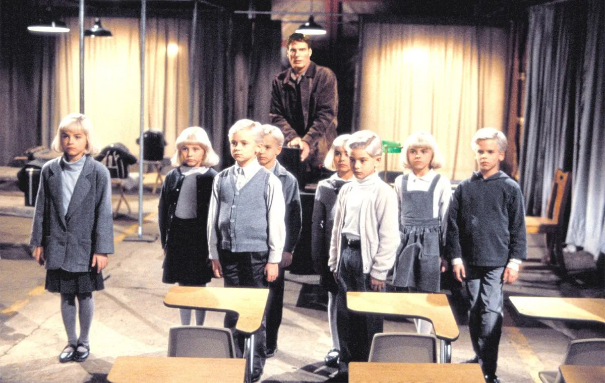 دهکده نفرین‌شدگان (Village of the Damned)