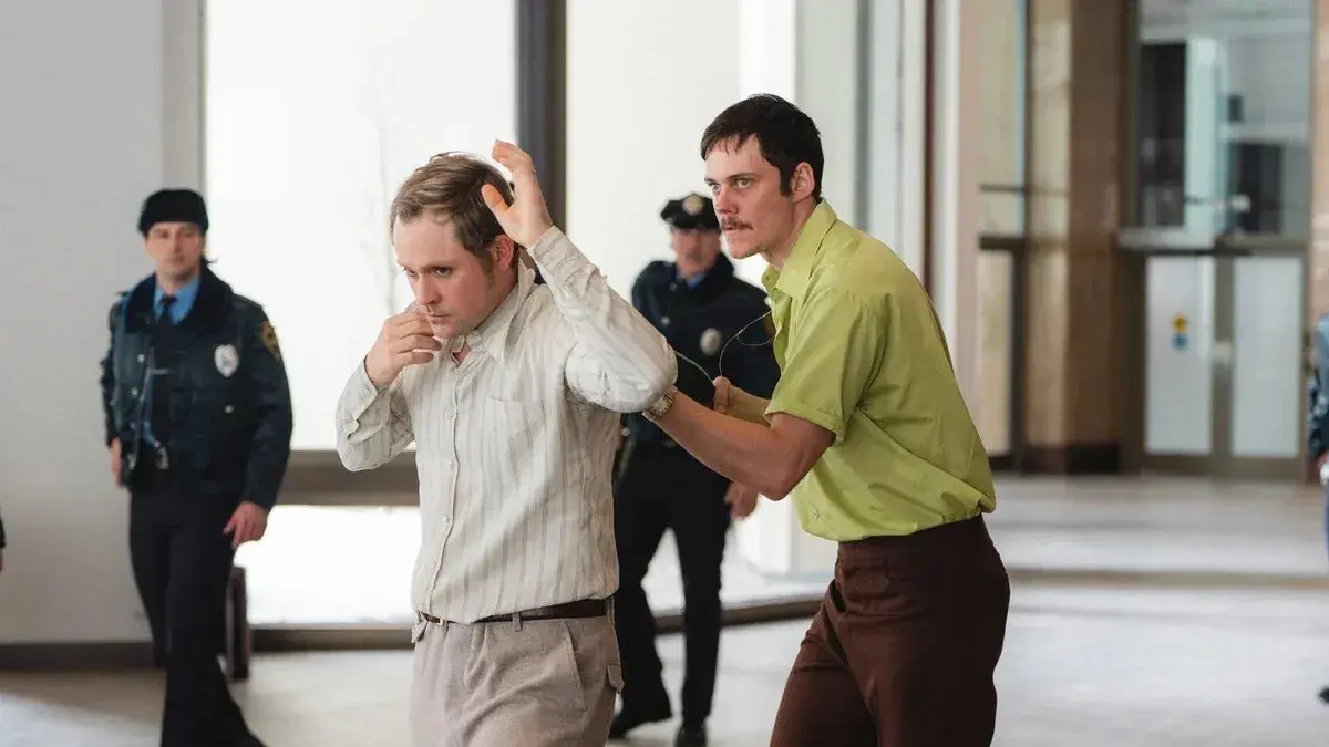 نقد فیلم «سیم مرد مرده»