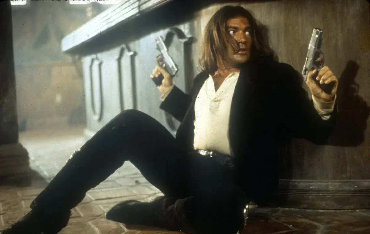 فیلمهای رابرت رودریگز؛ دسپرادو (Desperado)