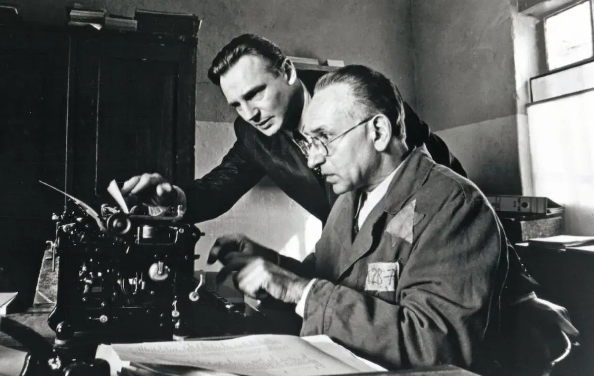 بهترین فیلمهای تاریخی بر اساس واقعیت؛ فهرست شیندلر (Schindler's List)