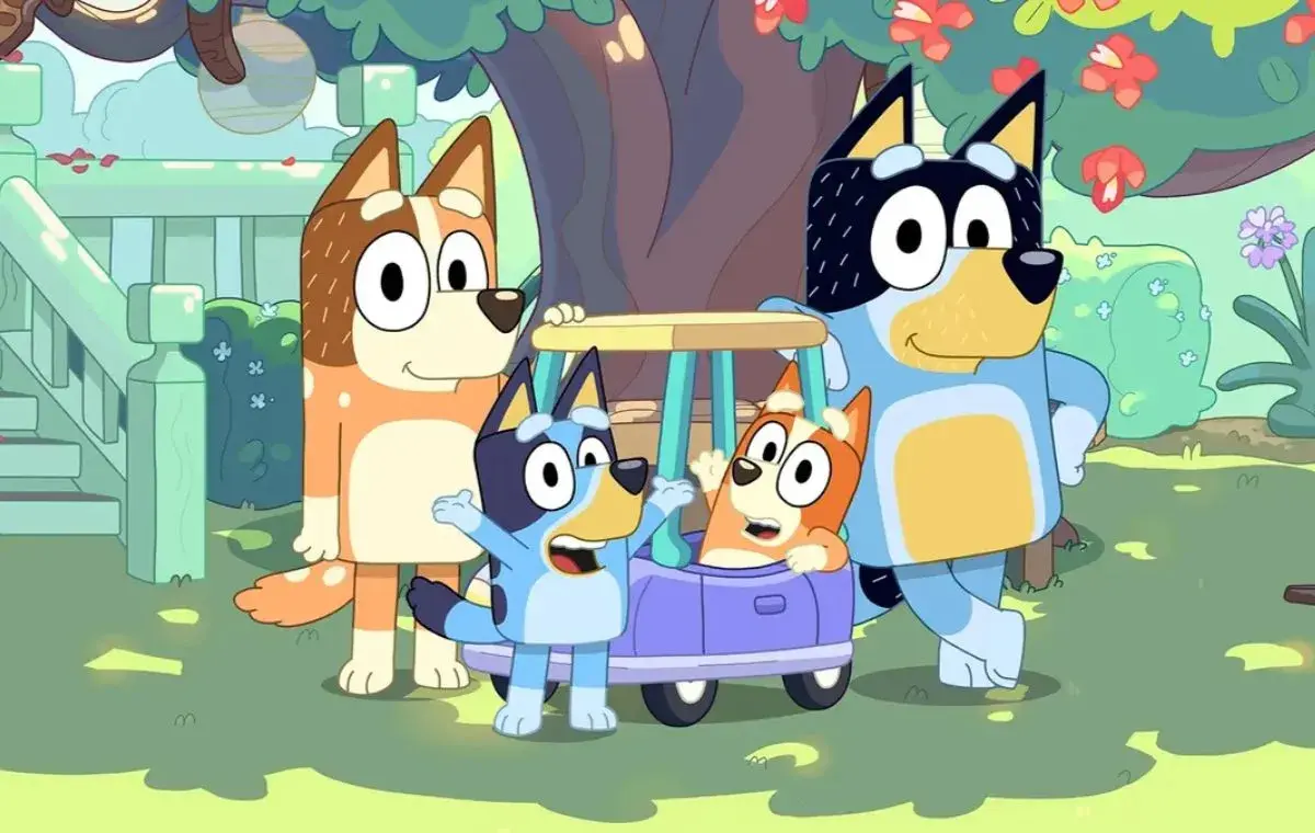 بهترین سریال‌ها برای یادگیری زبان؛ بلویی (Bluey)