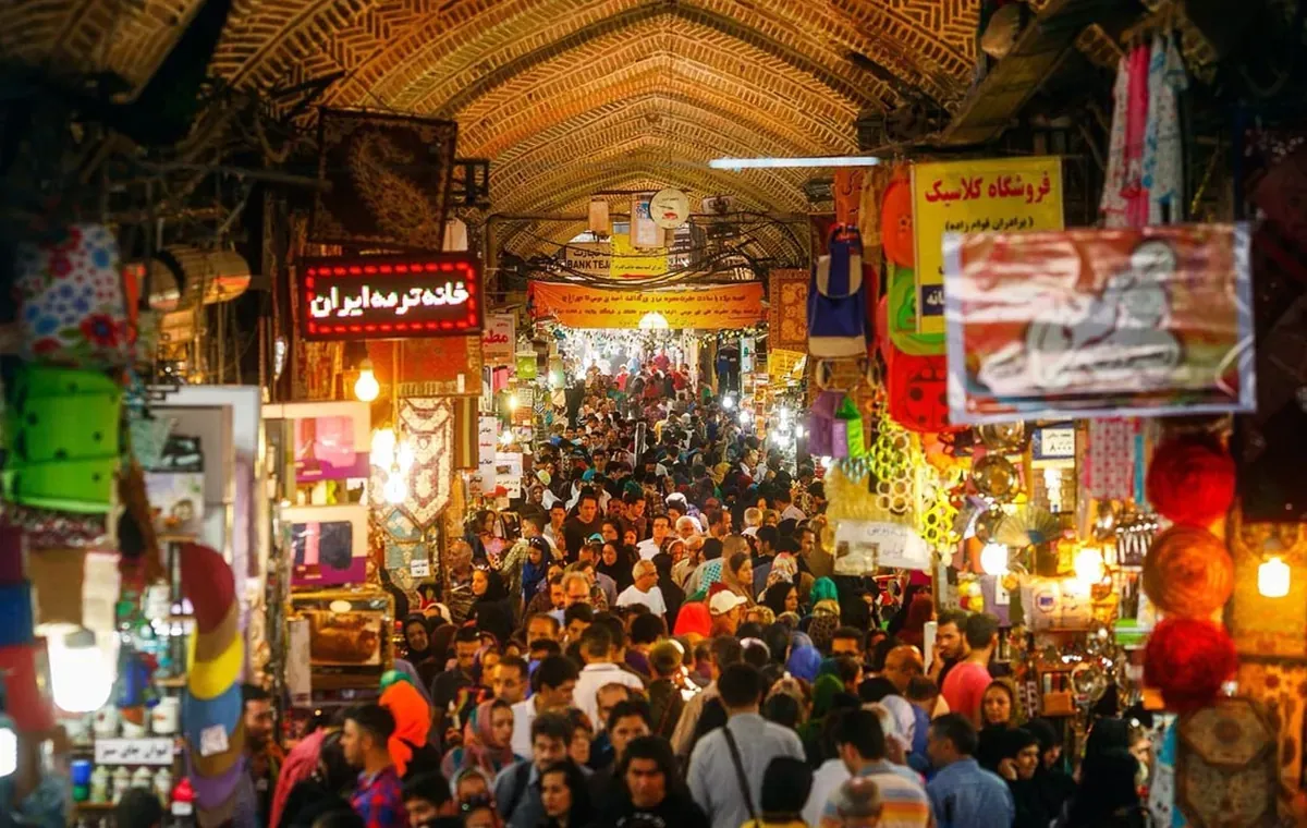 ۳۵. بازار تهران و پامنار