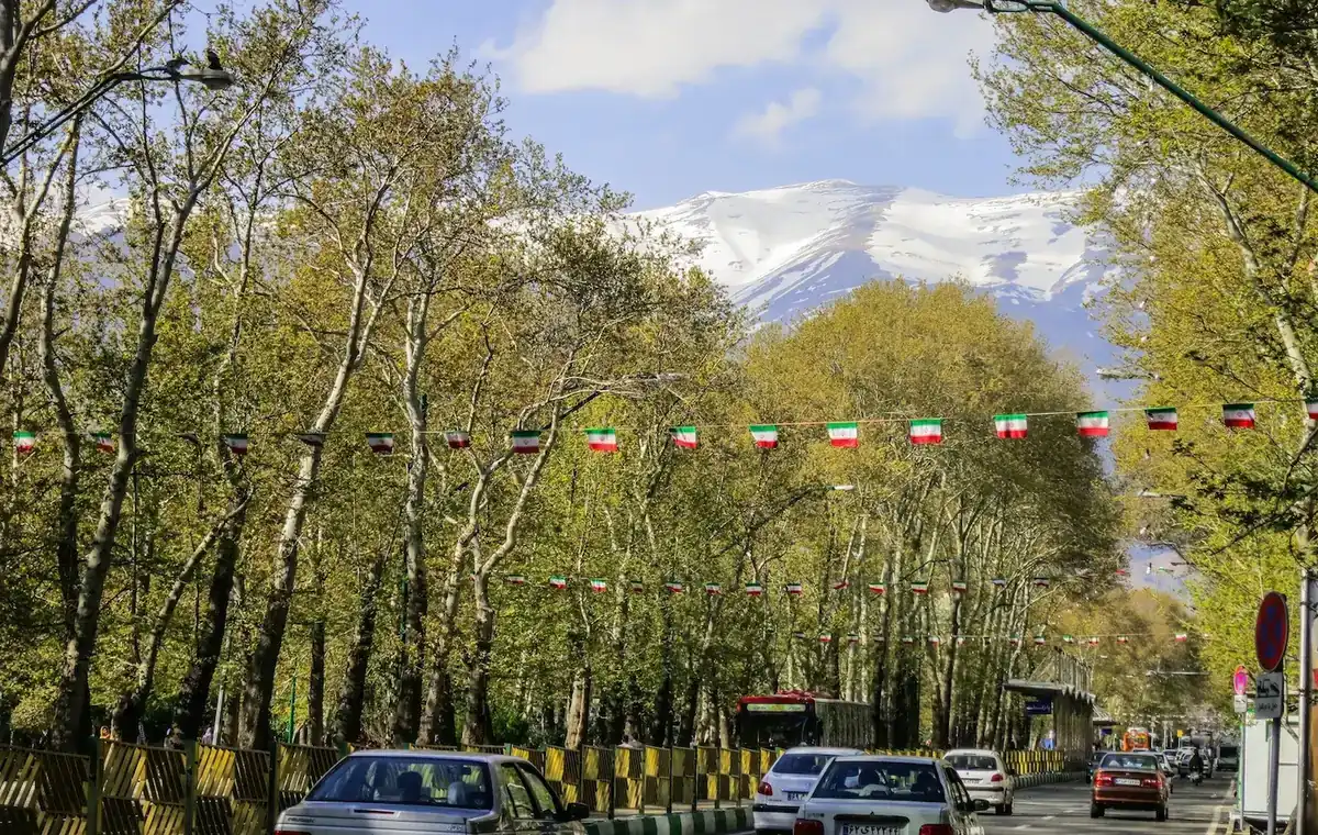 ۳۶. خیابان ولیعصر