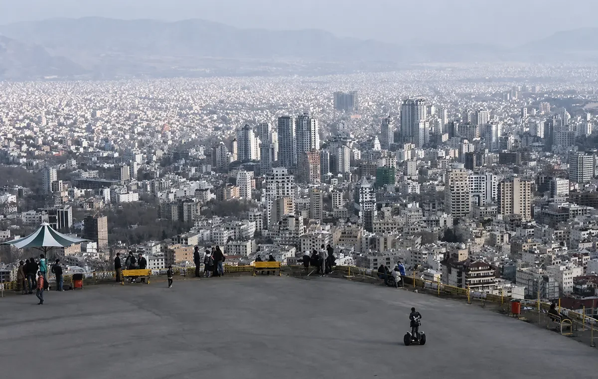 ۳۹. بام تهران