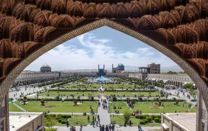 جاهای دیدنی اصفهان؛ بهترین مکانهای تاریخی، تفریحی و طبیعی