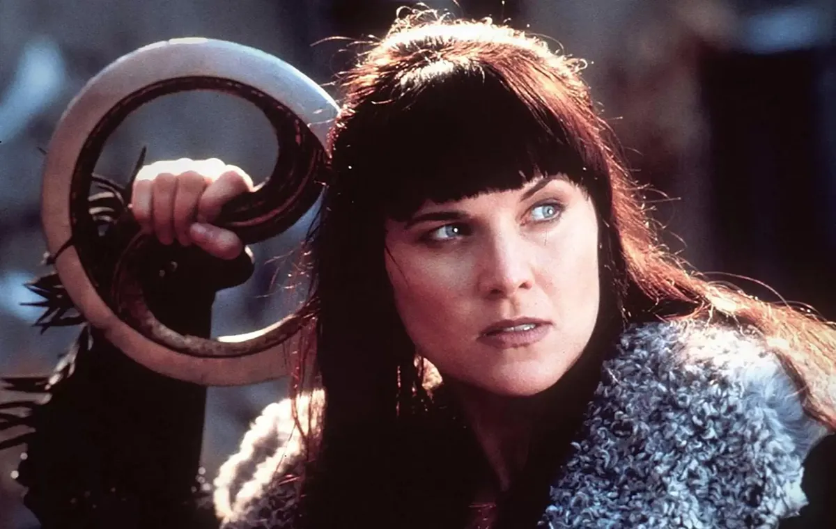 بهترین سریالهای تاریخی شمشیری ؛ زینا: شاهدخت جنگجو (Xena: Warrior Princess)