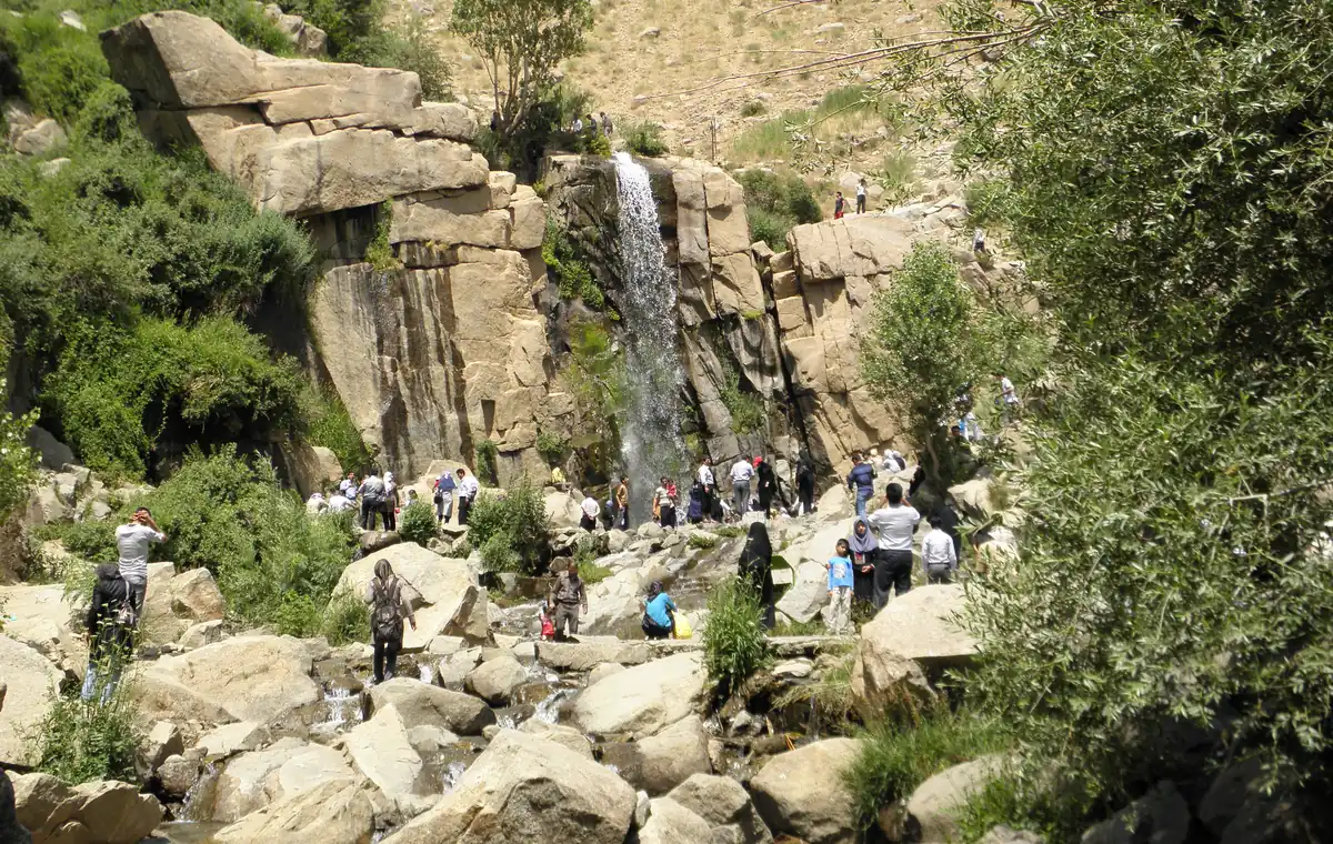 آبشار گنجنامه