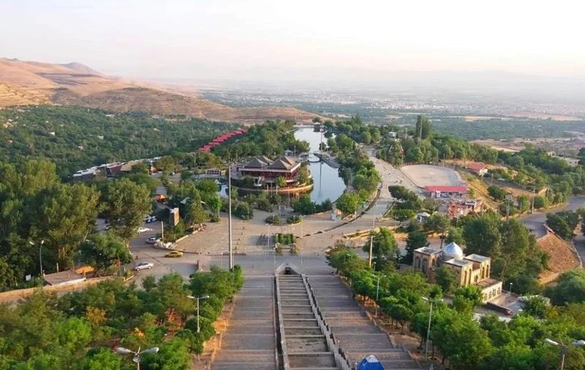 تپه عباسآباد و بام همدان