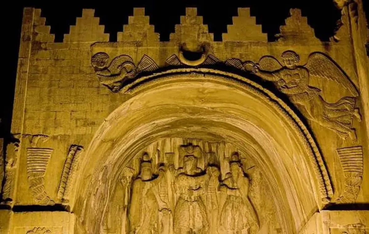 طاق بستان