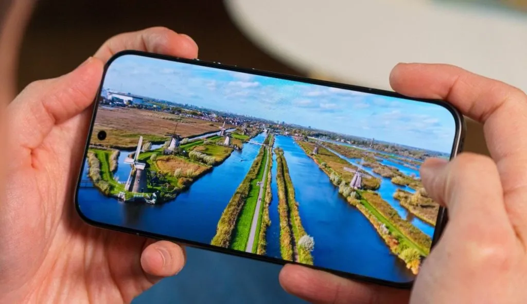 مقایسه نمایشگر شیائومی 17 Ultra با اوپو Find X9 Ultra