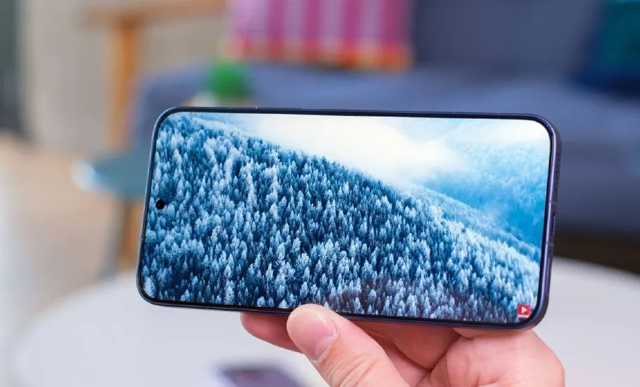 نمایشگر وانپلاس 15 یا شیائومی 17T Pro؟