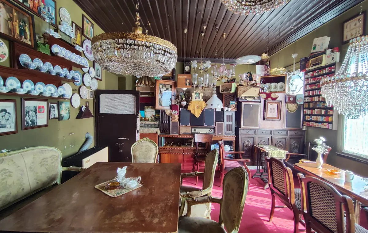 کافه زیبا رشت