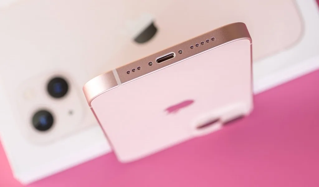 iPhone 13