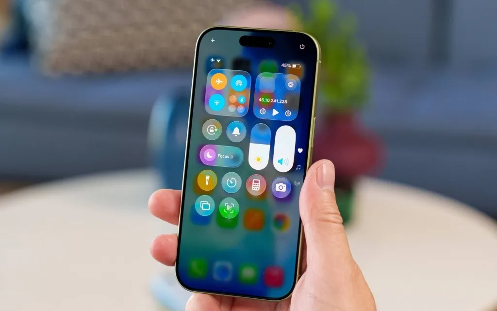 iPhone 17