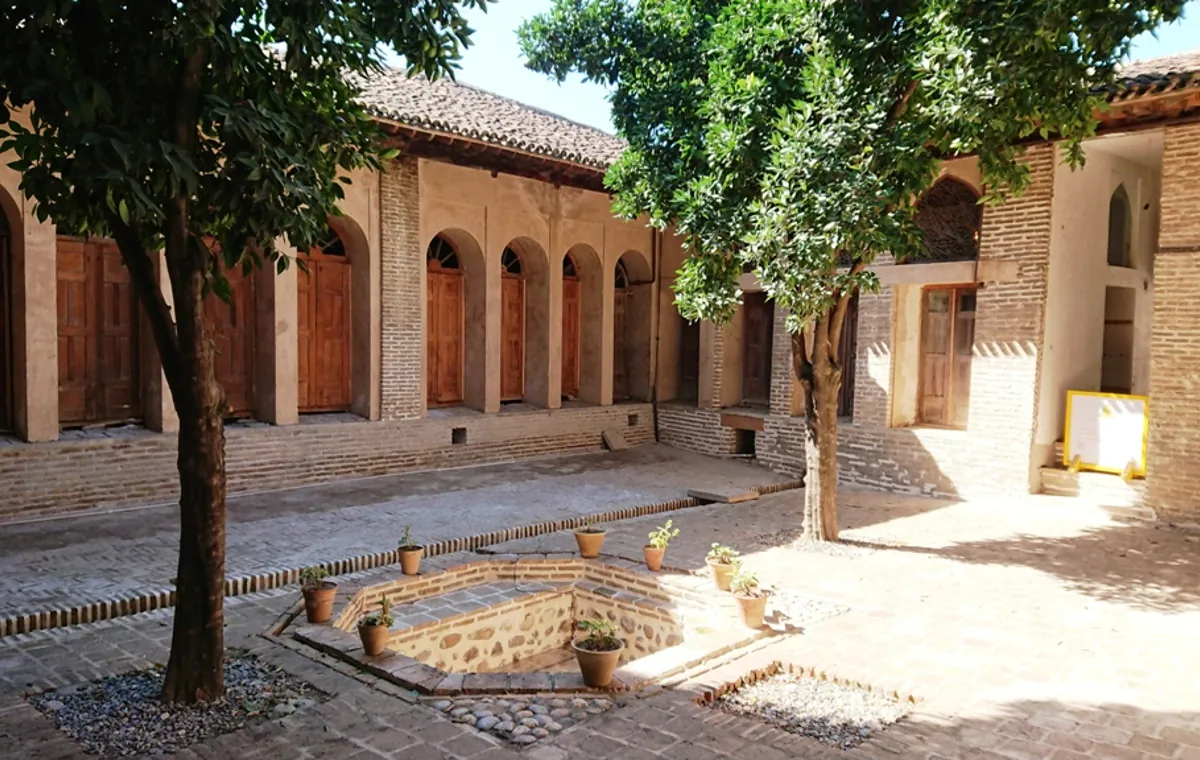 موزه صنایعدستی در خانه امیر لطیفی