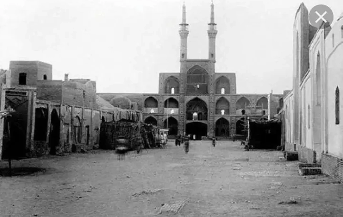 تاریخچه و قدمت میدان امیر چخماق