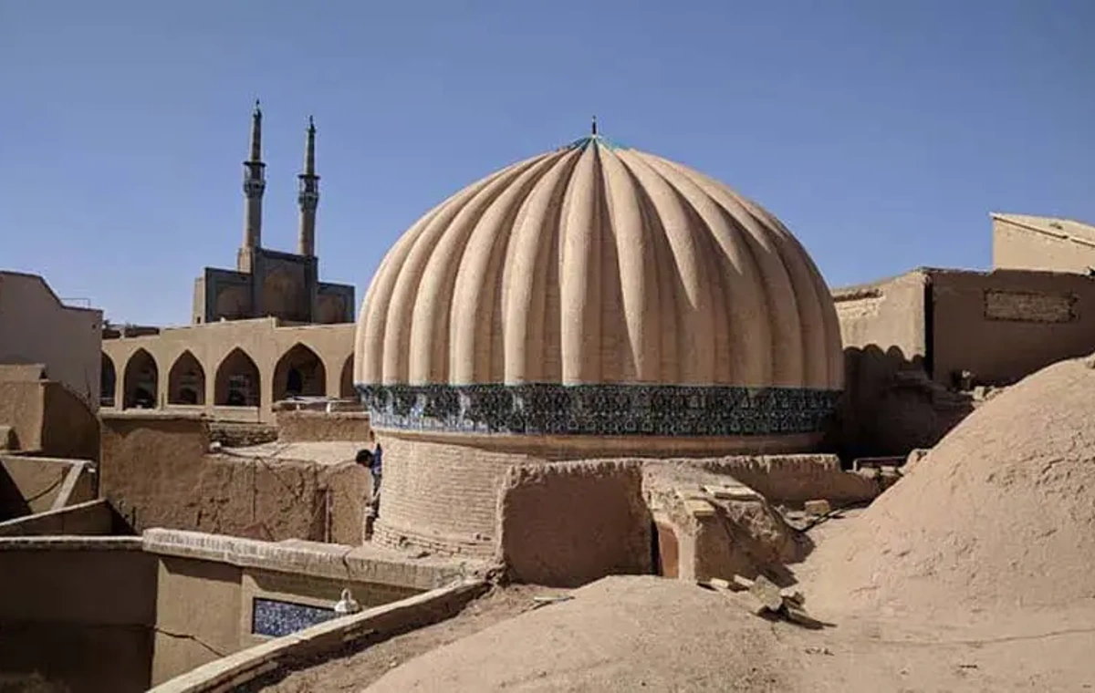 آبانبارها و آرامگاه ستی فاطمه