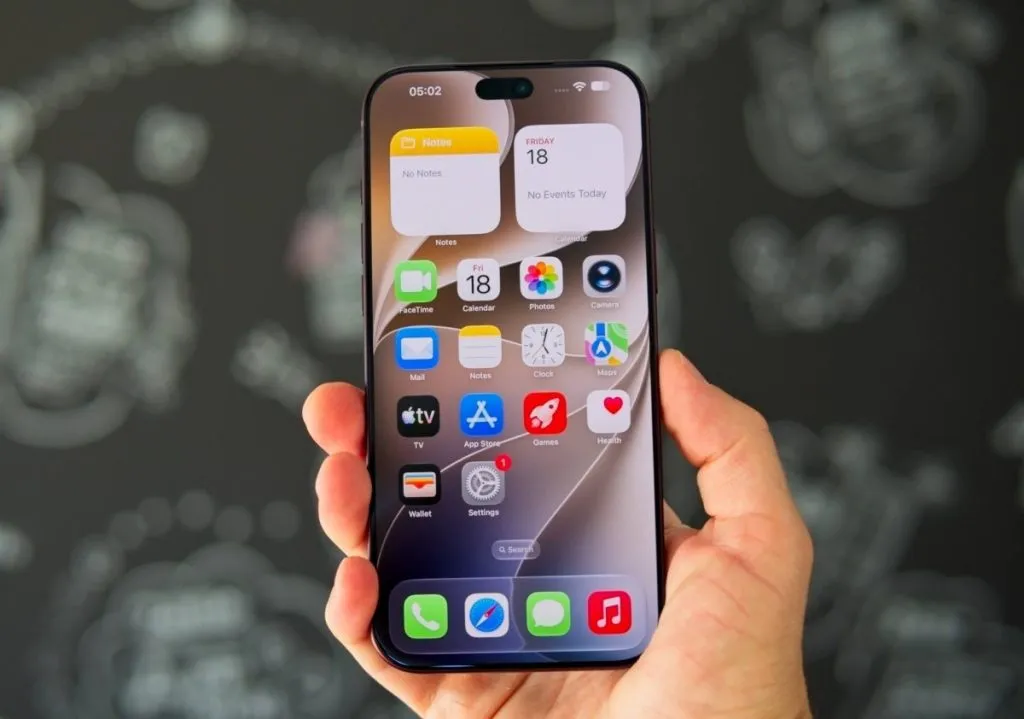 iPhone 18 Pro Max Front